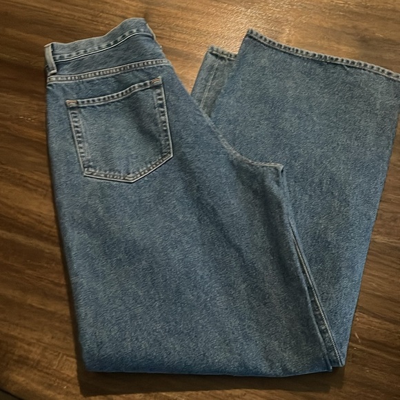 GOLDSIGN
The Edgar pleated high-rise wide-leg jeans - Picture 9 of 14